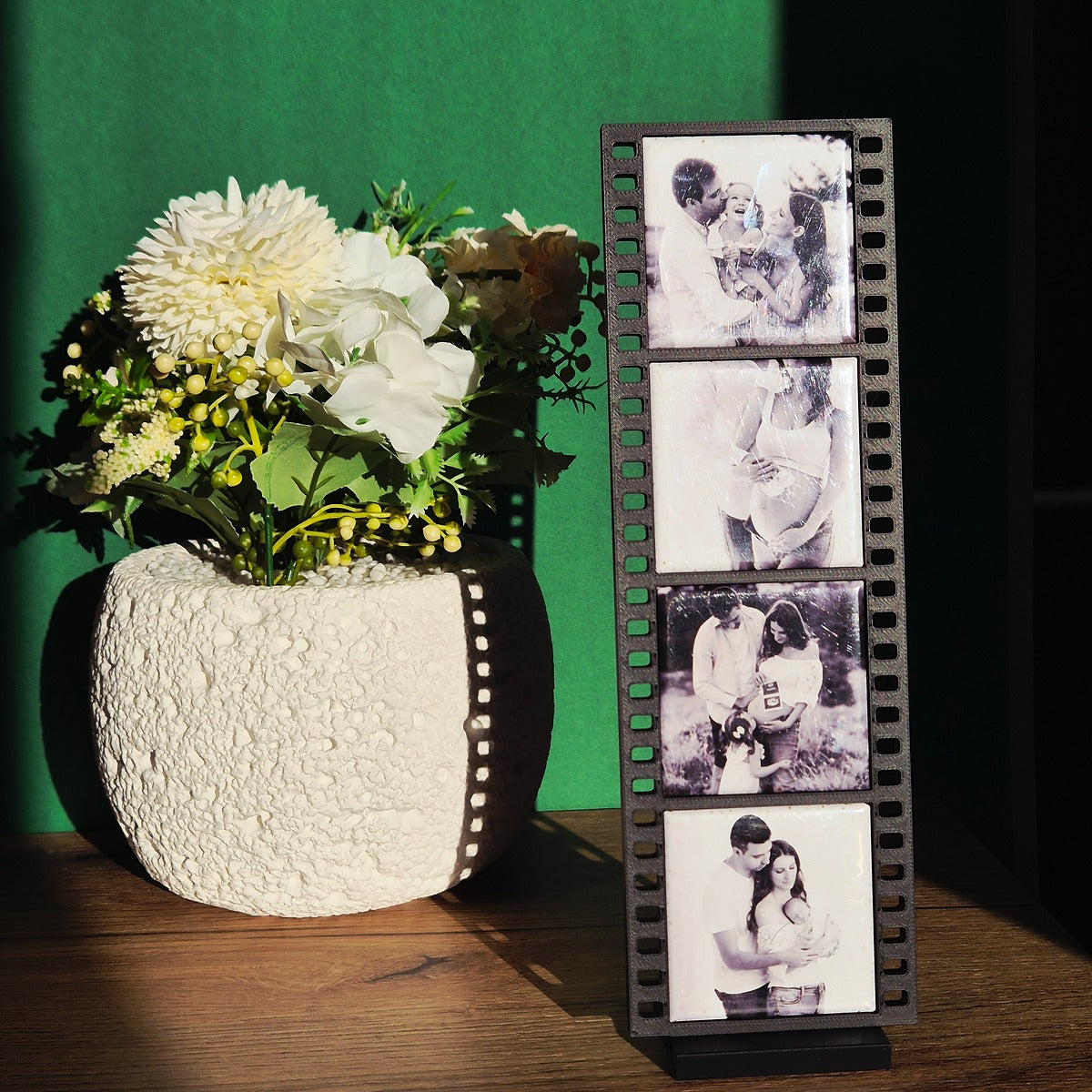 Photo Strip Stand